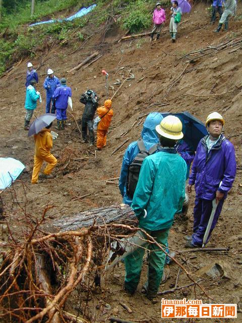 信大農学部砂防緑化研究室が被災地で防災的機能の高い森林造成を伝授